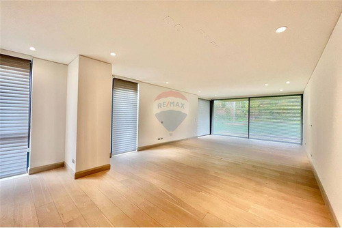 Exclusivo Dúplex Con Jardín, Piscina En San Damián