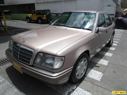 Mercedes Benz E320