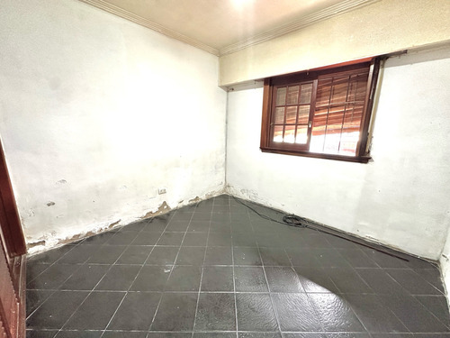 Casa Con Local En Venta De 5 Ambientes En Quilmes Oeste
