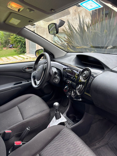 Toyota Etios 1.5 X 6Mt