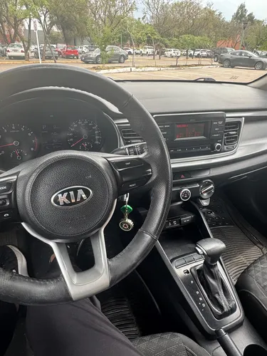 Kia Rio 1.6 L Sedan At