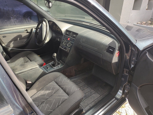 Imagen 3 de 8 de Mercedes-benz Clase C 2.4 C240 Sport 2000