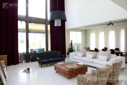 Imagen 2 de 21 de Increíble Casa De Estilo Moderno En Santa Catalina - Villanueva