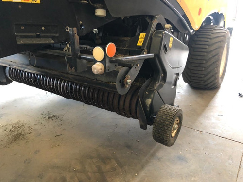 Megaenfardadora New Holland Bb2270
