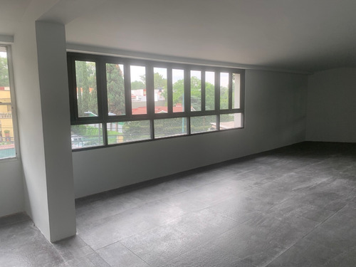 Casa Con Uso De Suelo Comercial; Lomas De Chapultepec