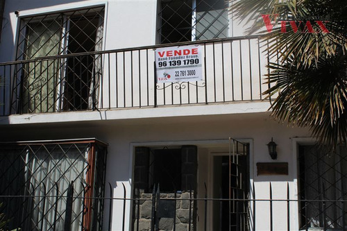 Casa En Venta De 4 Dorm. En Independencia