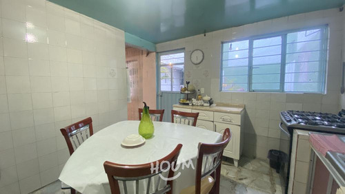 Casa En Gertrudis Sánchez Ii Sección, Gustavo A. Madero Con 6 Recámaras, 149 M², Id: 142499