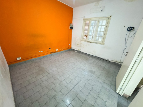 Casa 5 Ambientes Al Frente Con Patio Y Terraza + Ph Monoambiente En Lanús Centro