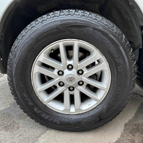Toyota Hilux 3.0 Cd Srv Cuero 171cv 4x2