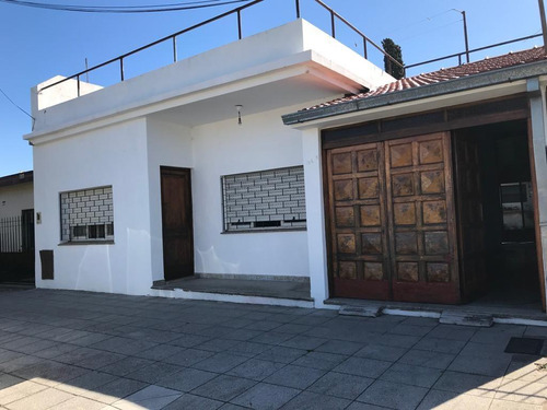 Casa En Venta - 2 Dormitorios 1 Baño 1 Cochera - 223mts2 - Quilmes Oeste