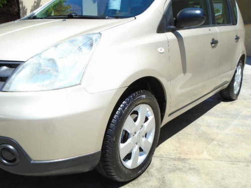 Nissan Livina S 1.8 16v Flex Automática