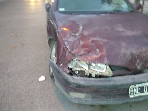 Renault Laguna 1997 2.0 Rxe 7 As Motor Andando