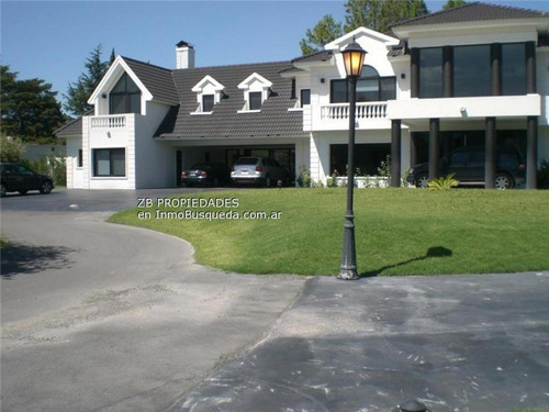 467 E/ 142 Y 143: Casa En Country Grand Bell