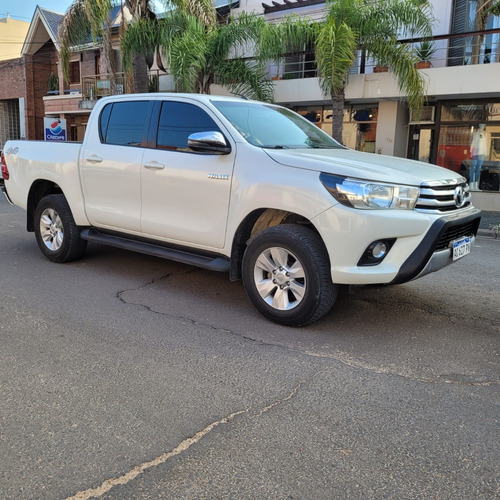 Toyota Hilux 2.8 Cd Srv 177cv 4x4