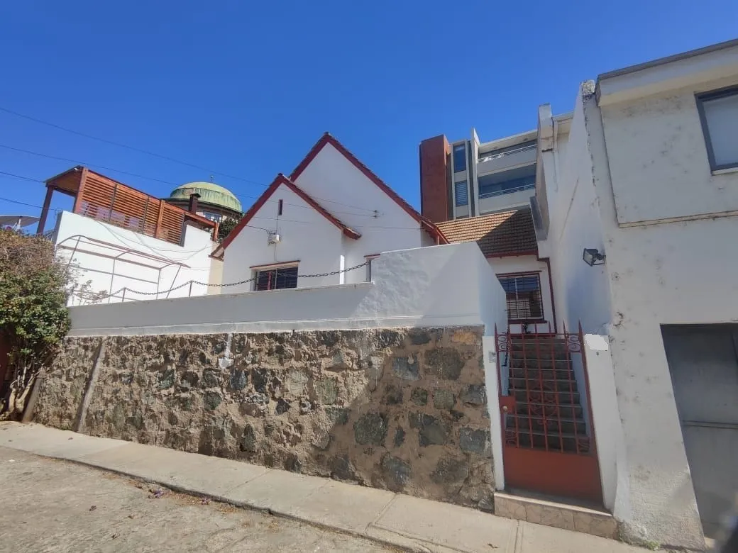 Imagen 2 de 22 de Casa Aislada Calle Ecuador Alto, 3d, 2b Viña Del Mar