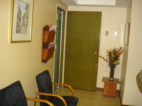 Consultorio Odontológico Para Alquiler En Santa Paula #2160
