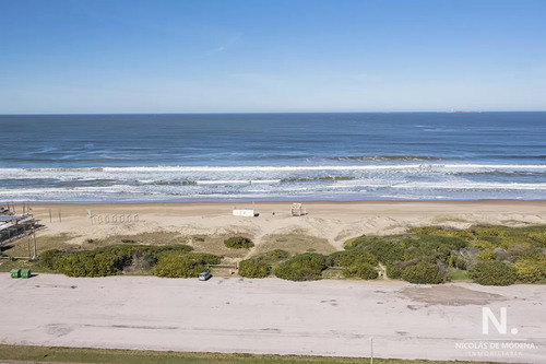 Vende Apartamento De 3 Dormitorios En Tiburon , Punta Del Este
