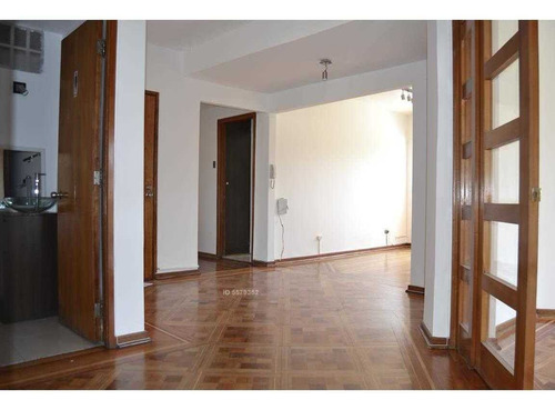 Imagen 5 de 25 de Metro Bellas Artes / Patente Comercial