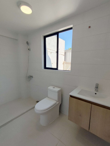 Casa Remodelada, Excelente Conexión 3d+3b+2e, Belloto Centro