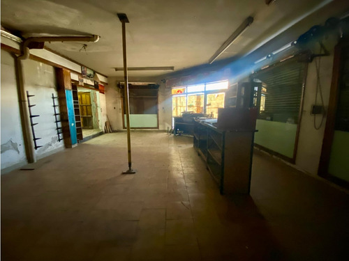 Latorre Prop. Vende Local C/ 2 Viviendas - Zona Hpc