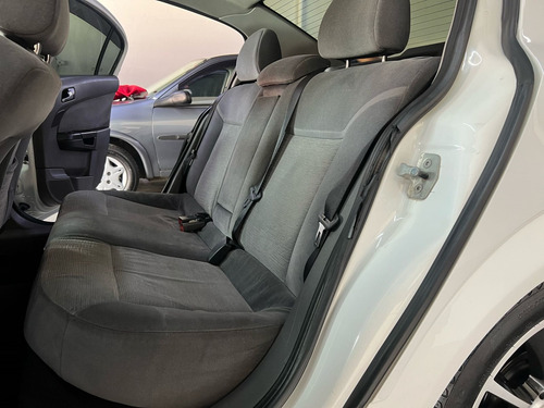 Chevrolet Vectra 2.0 MPFI ELEGANCE 8V 140CV FLEX 4P MANUAL