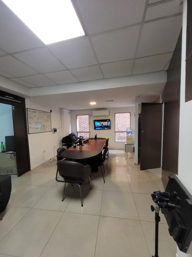 Oficina En Edificio Histórico Excelente Ubicación A Metros Plaza San Martín