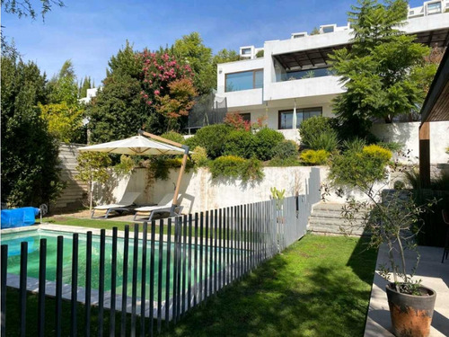 Casa En Lo Barnechea/ Camino Real En Condominio