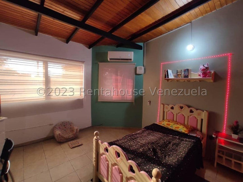 Townhouse En Venta En San Pablo Turmero Aragua 23-26976 Irrr