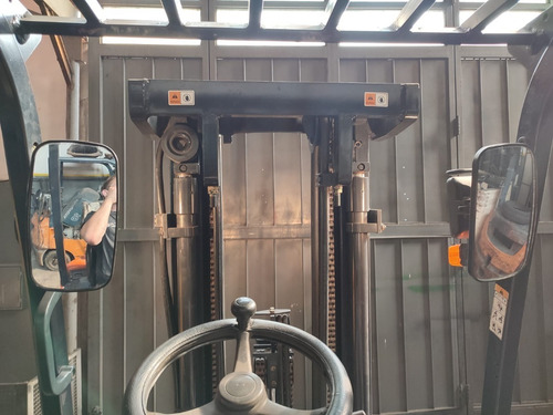 Imagen 4 de 16 de Autoelevador Doosan 1800kg Nafta/gas Motor Hyundai Torre Tri