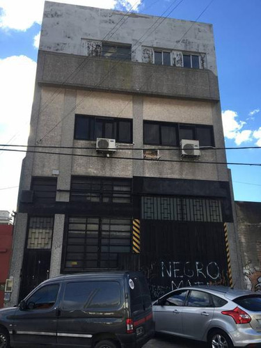 Establecimiento Industrial De 698 M2