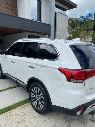 Imagem 4 de 12 de Mitsubishi Outlander - 2019/2020 3.0 Mivec V6 Gasolina Hpe-