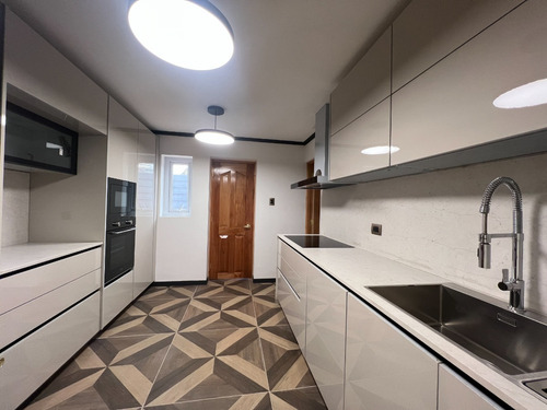 Venta Moderno Townhouse Sector Lomas De San Andrés. Modelo 1