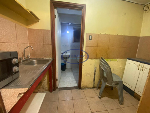 Inversionista. Casa Con 8 Dormitorios, Local + Botillería.