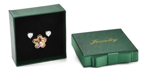 Imagen 4 de 6 de Una Caja De Regalo Para Joyas Color Verde 7x7cm