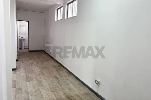 Bodega En Arriendo En Colina - 150 M2 + Oficina