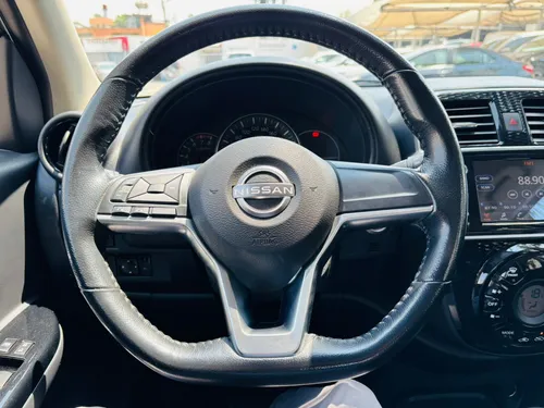 Nissan March 5p Exclusive L4/1.6 Aut