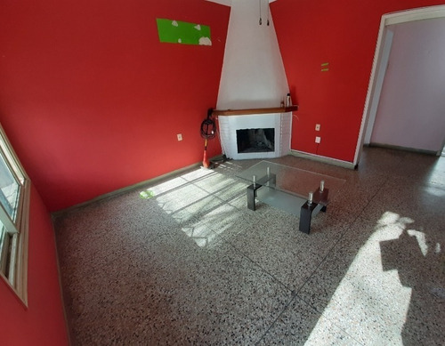Imagen 5 de 17 de Oportunidad. Ideal Inversión. Renta O Vivienda Para Dos Familias. Buena Ubicación A Pasos De Av. Luis A. De Herrera. Muy Buen Entorno. Dos Casas Del 70 Planchada En Perfecto Estado.