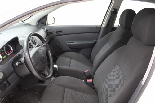 Imagen 9 de 10 de Chevrolet Aveo 1.6 Ls At Sedán 2016