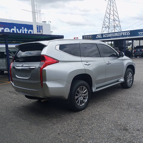 Mitsubishi Montero