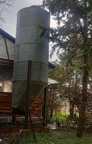 Silo De 9 Toneladas, Usado , Necesita Un Poco De Reparación. (Usado)