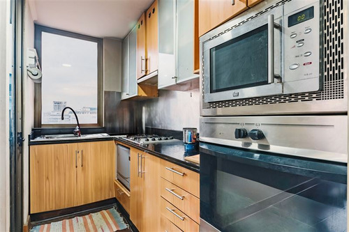 Departamento En Venta De 2 Dorm. En Las Condes
