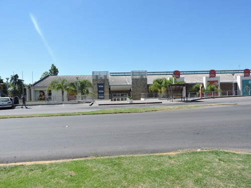 Venta Casa De 3 Dormitorios Frente Al Shopping