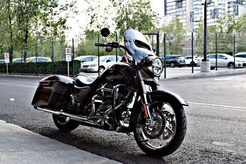 Imagen 2 de 8 de Harley Davidson Road King Cvo 2016