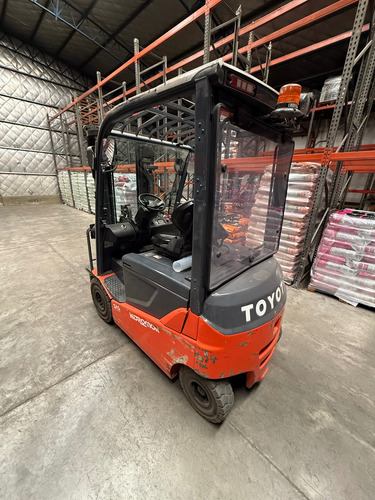 Autoelevador Toyota Eléctrico 2.5 Tn