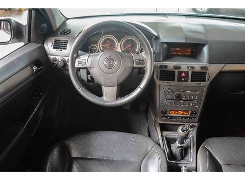 Chevrolet Vectra 2.0 MPFI GT-X HATCH 8V FLEX 4P MANUAL