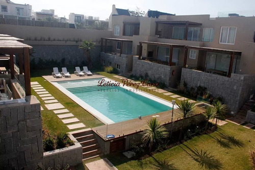 Imagen 2 de 14 de Apartamento Con Terraza Y Vista Al Mar En La Barra