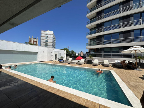 Venta Con Renta Apartamento 2 Dormitorios En Edificio Joy. Garage