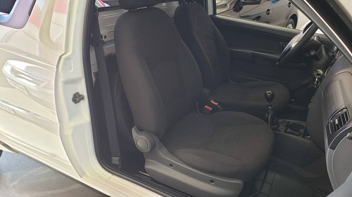 Imagem 13 de 13 de Fiat Strada 1.4 Mpi Hard Working Cs 8v Flex 2p Manual