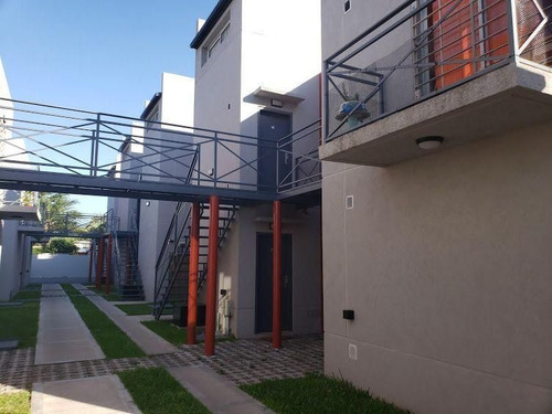 Departamento En Alquiler En Los Castaños