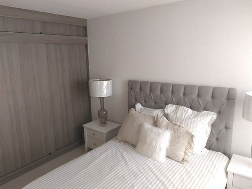 Casa En Venta De 4rec Con Balcon En Los Héroes Chalco